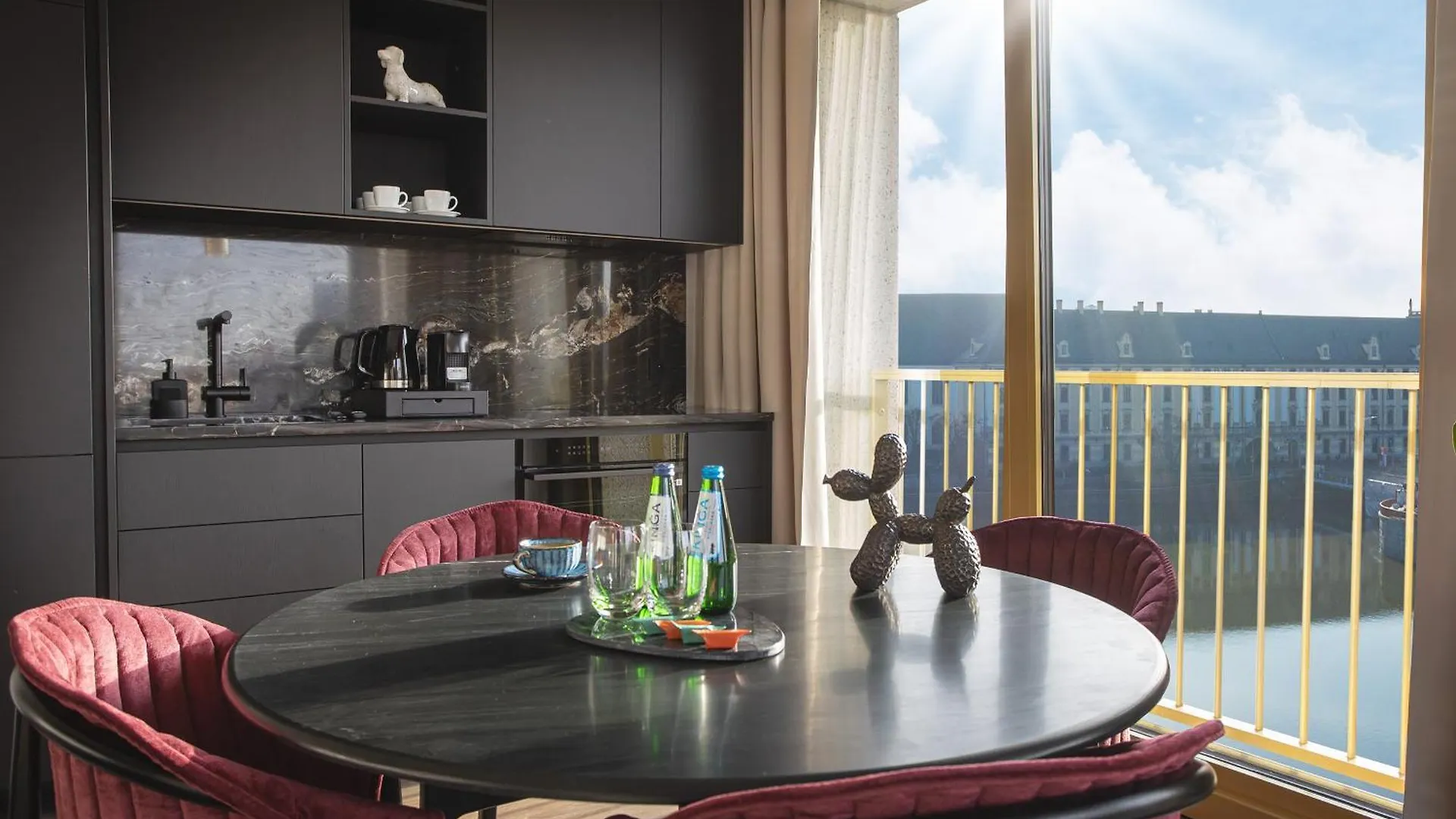 Hotel apartamentowy Boulevard Drobnera Residence - Apartamenty Z Widokiem Na Odre Wrocław Polska