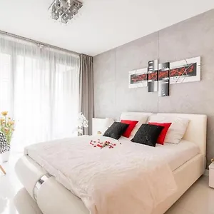 Art Nad Olawa Aparthotel